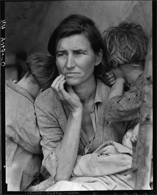 A black and white photograph of a woman with two small children leaning on her shoulder. The woman in this 1931 iconic Depression-era photograph is Florence Christie Owens. A black and white photograph of a woman with two small children leaning on her shoulder. The woman in this 1931 iconic Depression-era photograph is Florence Christie Owens.